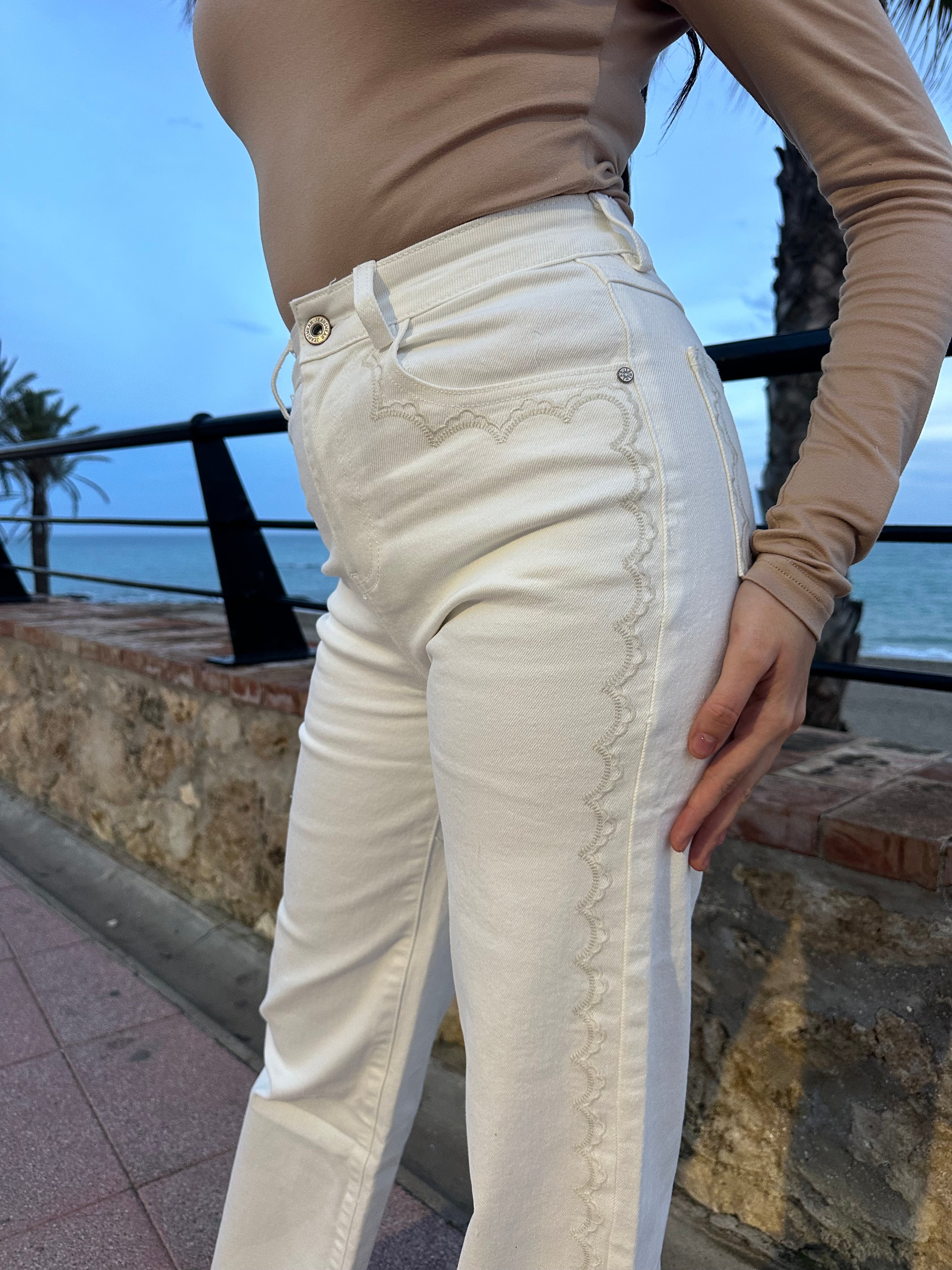 Écru Jeans